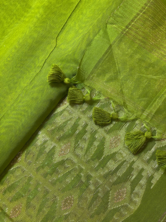 Bright Green Cotton Silk Saree With Zari Pallu