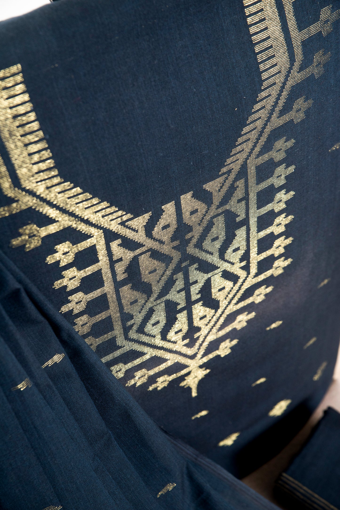 Black Hand Woven Mul Jamdani Suit With Zari