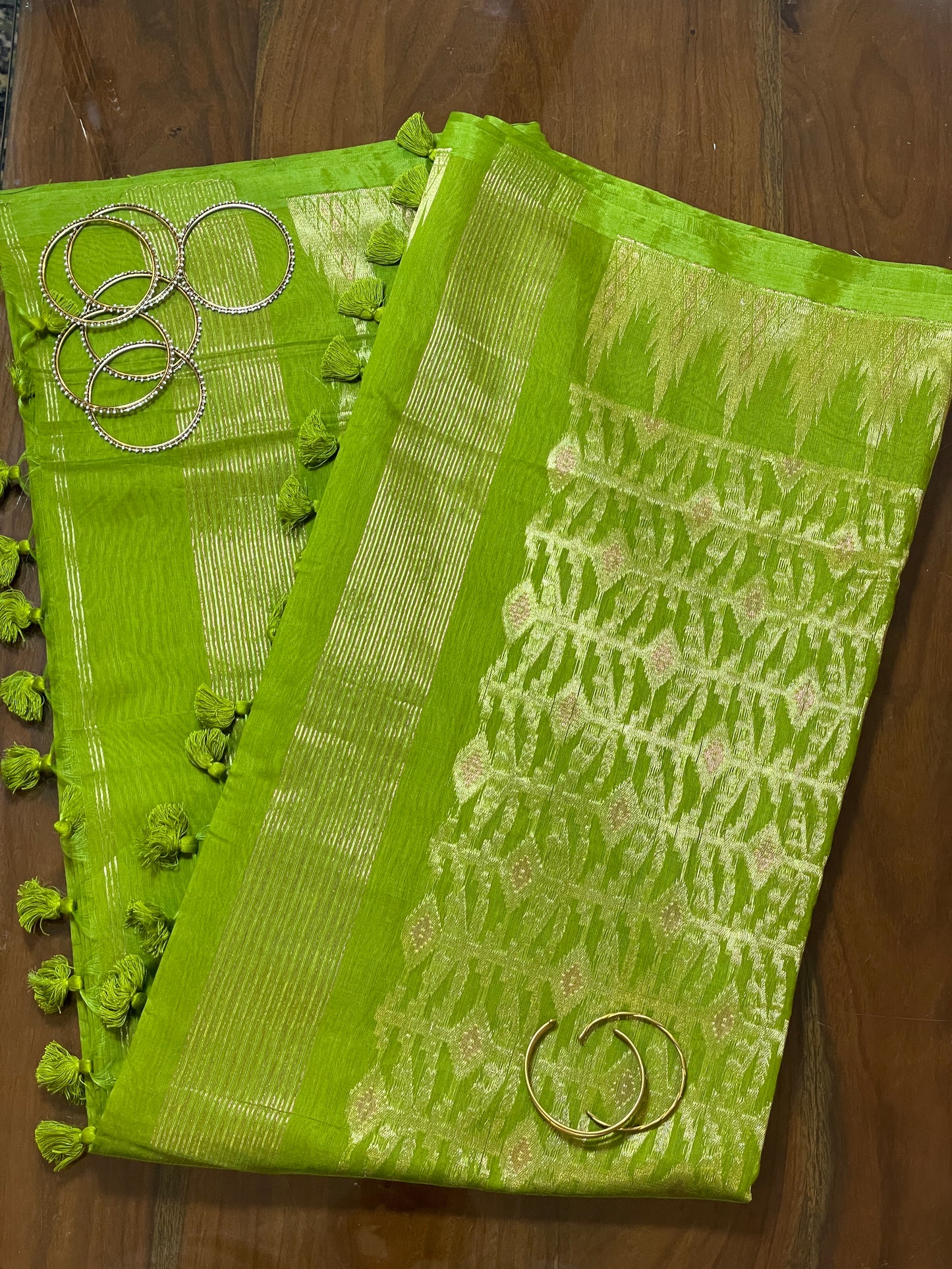 Bright Green Cotton Silk Saree With Zari Pallu