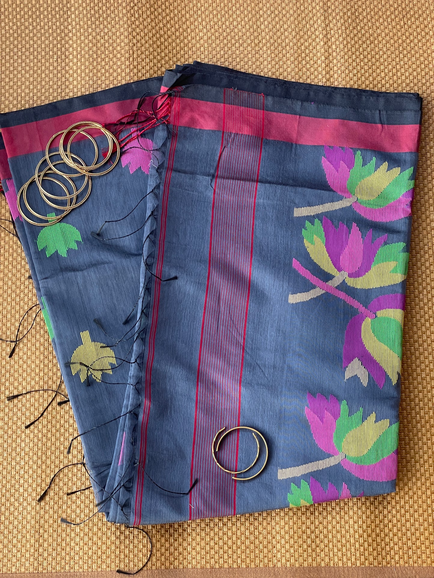 Grey Cotton Silk Saree With Floral Motifs