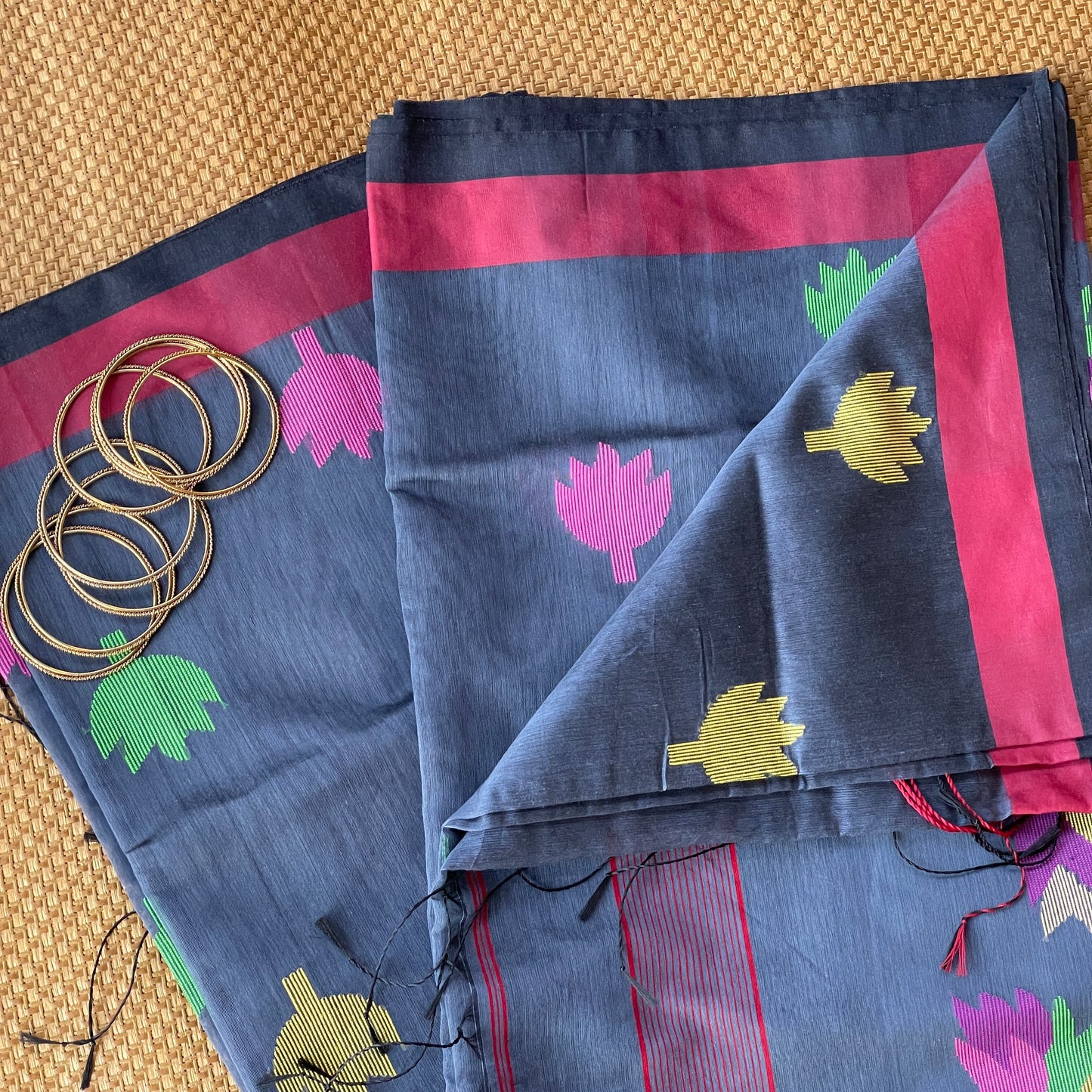 Grey Cotton Silk Saree With Floral Motifs